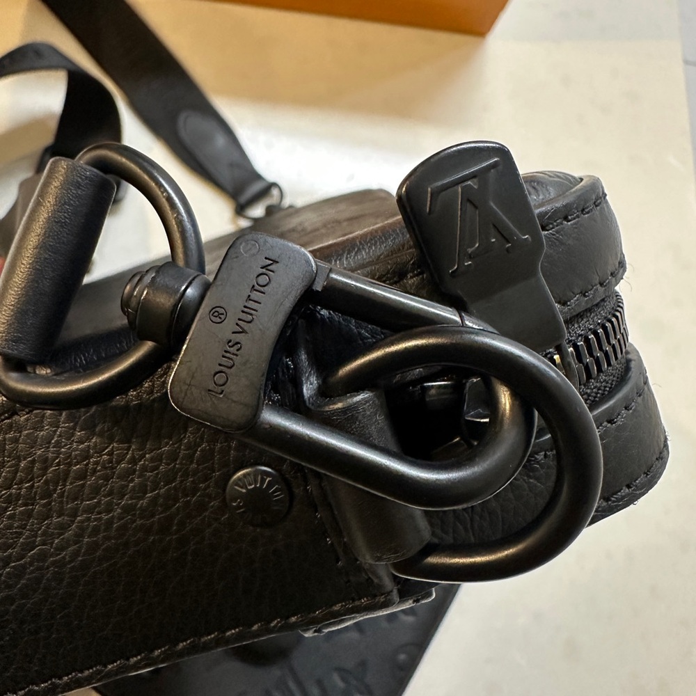 Louis Vuitton Monogram Black Messenger Bag - Picture 6 of 7